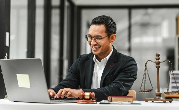 Votre partenaire en contentieux des affaires à versailles